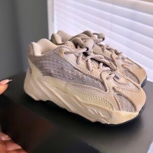 Yeezy Boost 700 Kids Sneakers